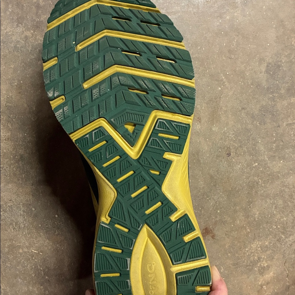 Brooks Men's Green and Gold Launch 7 Running Shoes - Picture 5 of 7